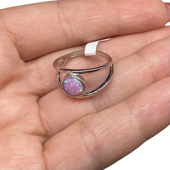Elegant Silver and Purple Opal Ring - Picture 5 of 5